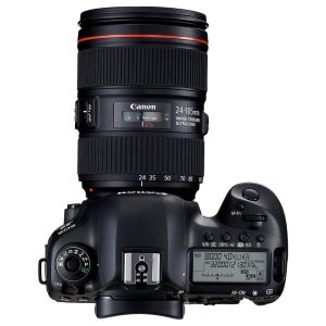 Canon EOS 5D Mark IV + Ef 24-105 f/4L iS II USM - Appareil photo 30.4 MP - Vidéo Full HD 4K - Ecran LCD 3" tactile et orientable - GPS-Wi-Fi - NFC + Objectif standard