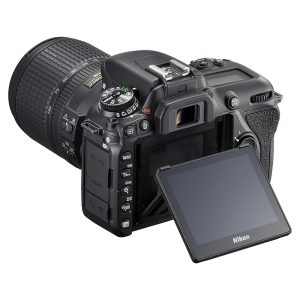 Nikon D7500 + AF-S DX NIKKOR 18-140mm VR - Appareil Photo Réflex Numérique 20.9 MP - Ecran inclinable 3.2" - Vidéo Ultra HD - Wi-Fi