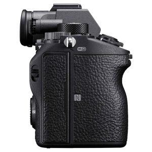 Sony Alpha 7R III - Appareil photo hybride plein format 42.4 MP - Ecran 3" tactile inclinable - Viseur OLED Quad-VGA - Vidéo 4K - Wi-Fi/Bluetooth/NFC (boîtier nu)