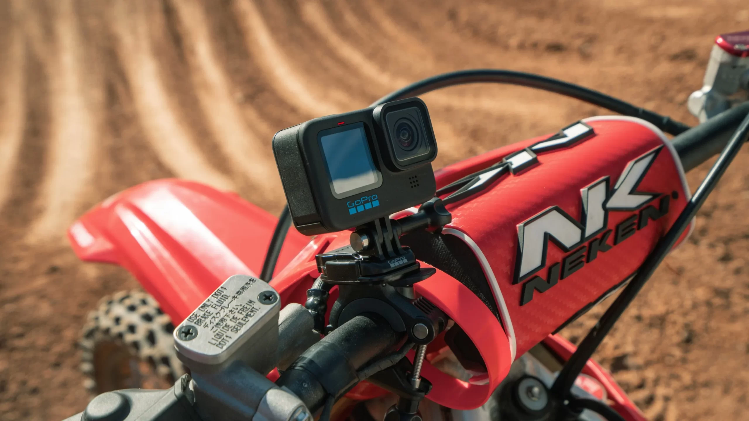 GoPro HERO10 Black - Appareil Photo Caméra sportive étanche 5.3K - Photo 23 MP HDR - HyperSmooth 4.0 - Ralenti 8x - Double Ecran - LiveStream 1080p - Mode webcam - Contrôle vocal - Wi-Fi/Bluetooth - Fixation intégrée
